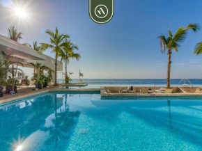 Beachfront Tropical 2 BR Condo - Pools - Gym